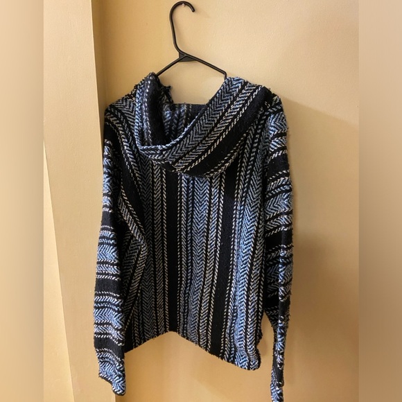 Oland Mexican blue & black sweater with hood size small - Picture 3 of 6